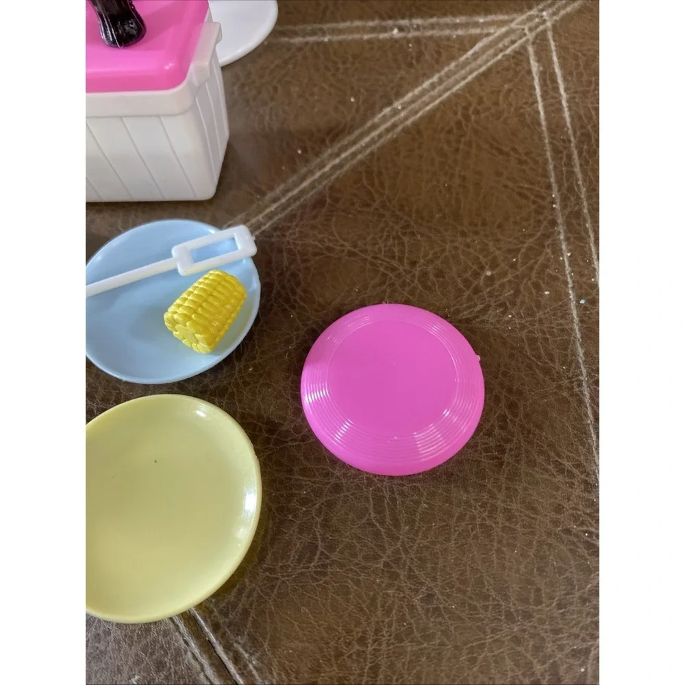 Barbie Barbecue Grill Picnic Fun 1989‎ Cooler Food Plates Accessories Vintage